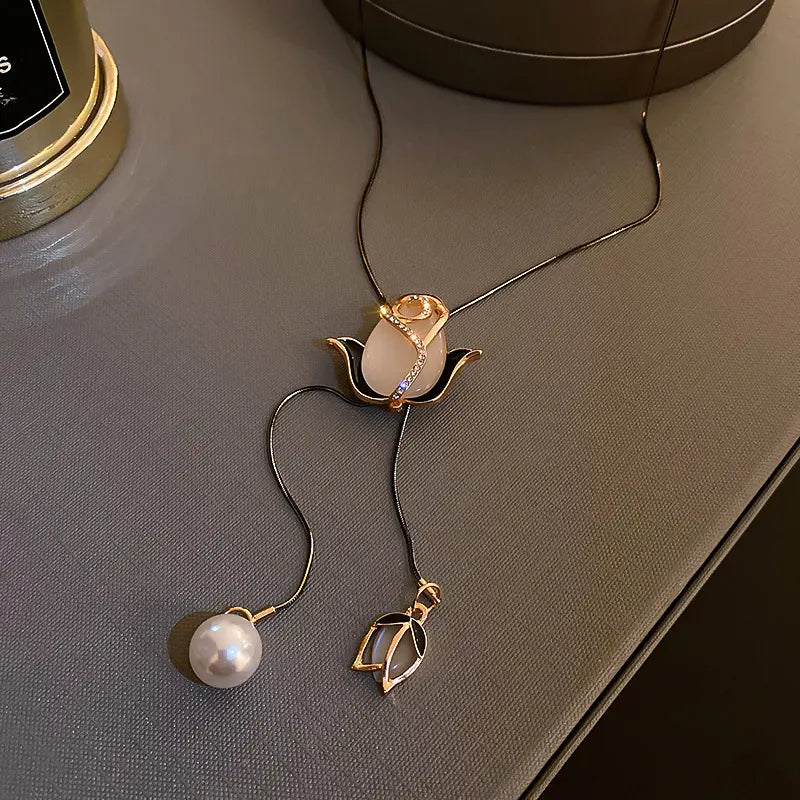 Elegante Collar de Tulipán + Regalo de Arete